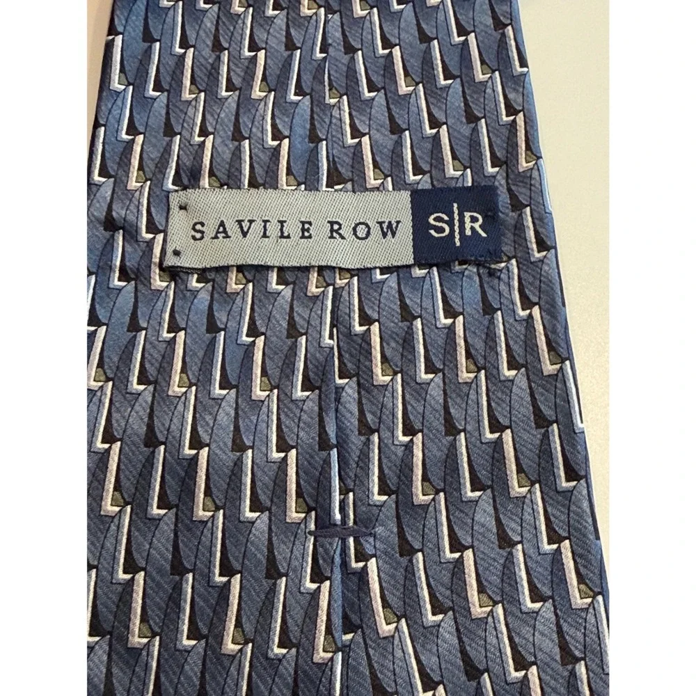 Savile Row Mens Silk Necktie Blue Grey Geometric Pattern Made in USA‎ WPL 2831